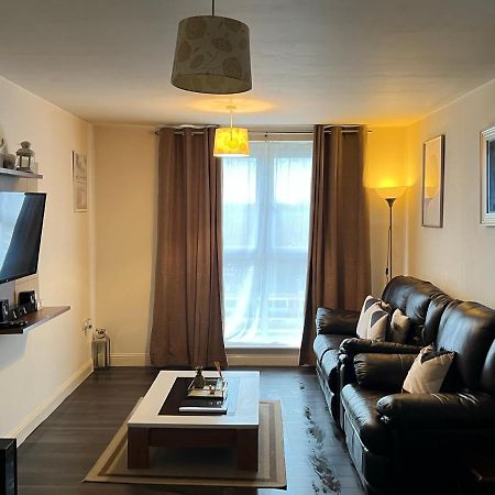 Radiant2 Bedroom Apartment In The Heart Of Harlow Town Exteriör bild