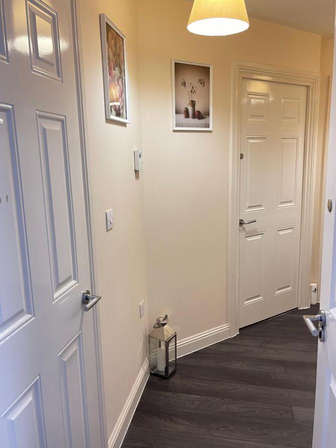 Radiant2 Bedroom Apartment In The Heart Of Harlow Town Exteriör bild