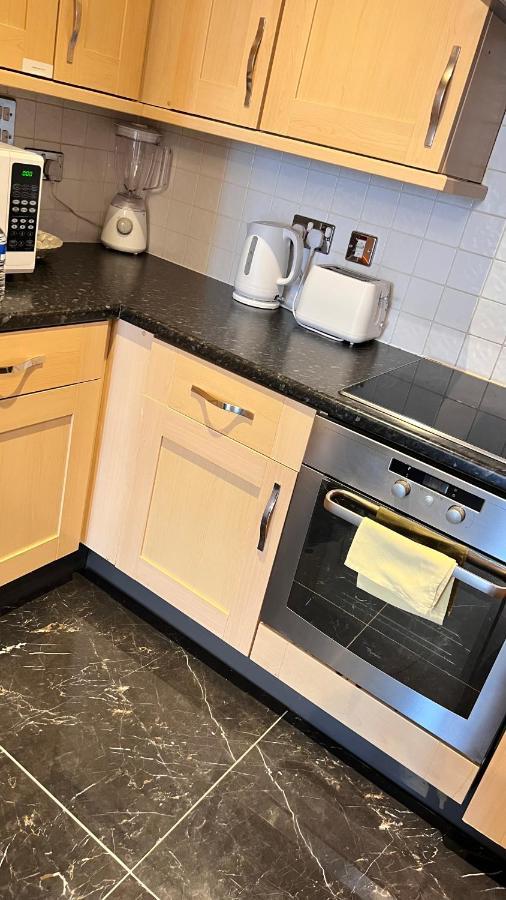 Radiant2 Bedroom Apartment In The Heart Of Harlow Town Exteriör bild