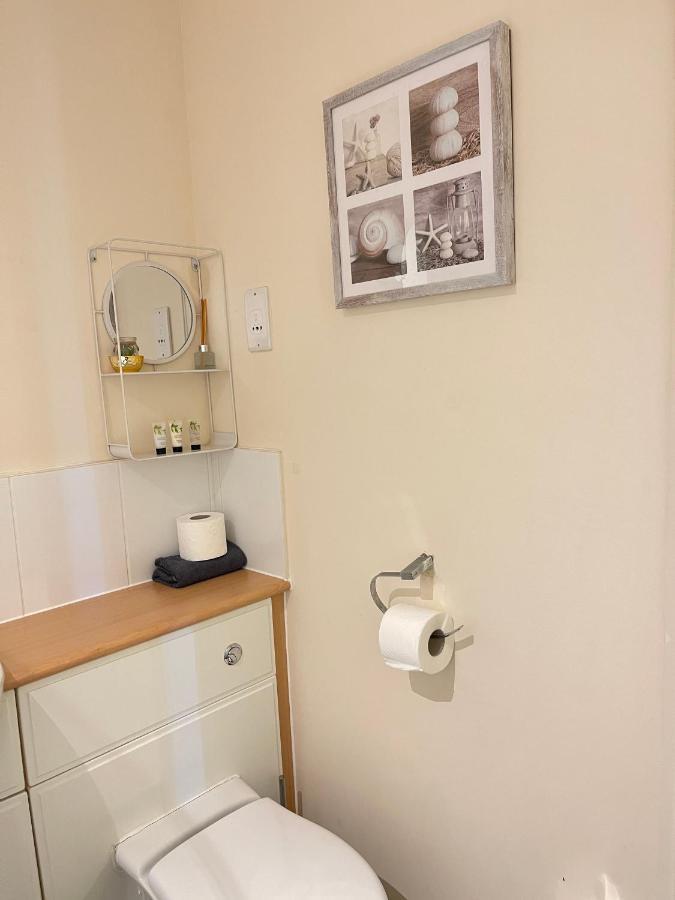 Radiant2 Bedroom Apartment In The Heart Of Harlow Town Exteriör bild