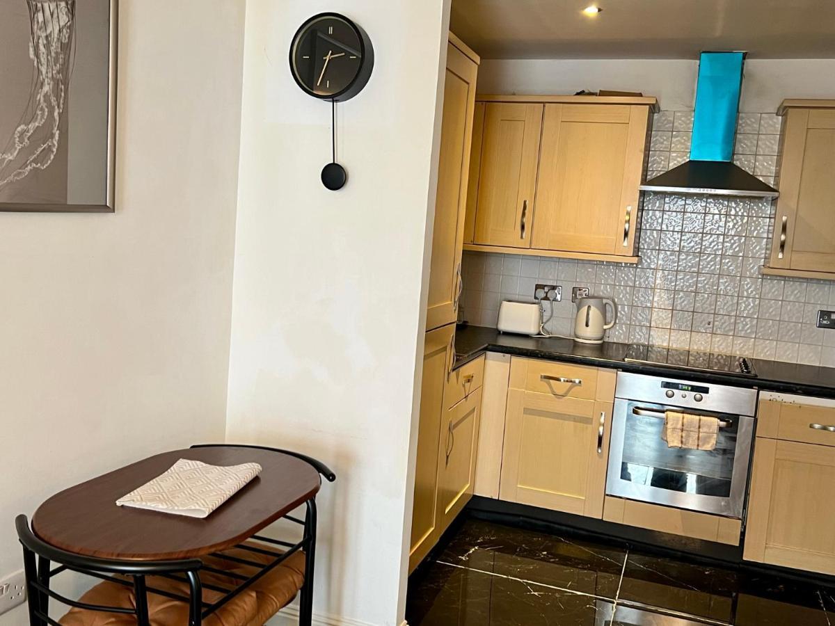 Radiant2 Bedroom Apartment In The Heart Of Harlow Town Exteriör bild
