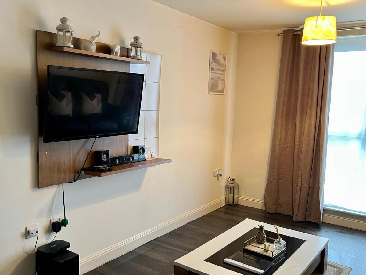 Radiant2 Bedroom Apartment In The Heart Of Harlow Town Exteriör bild