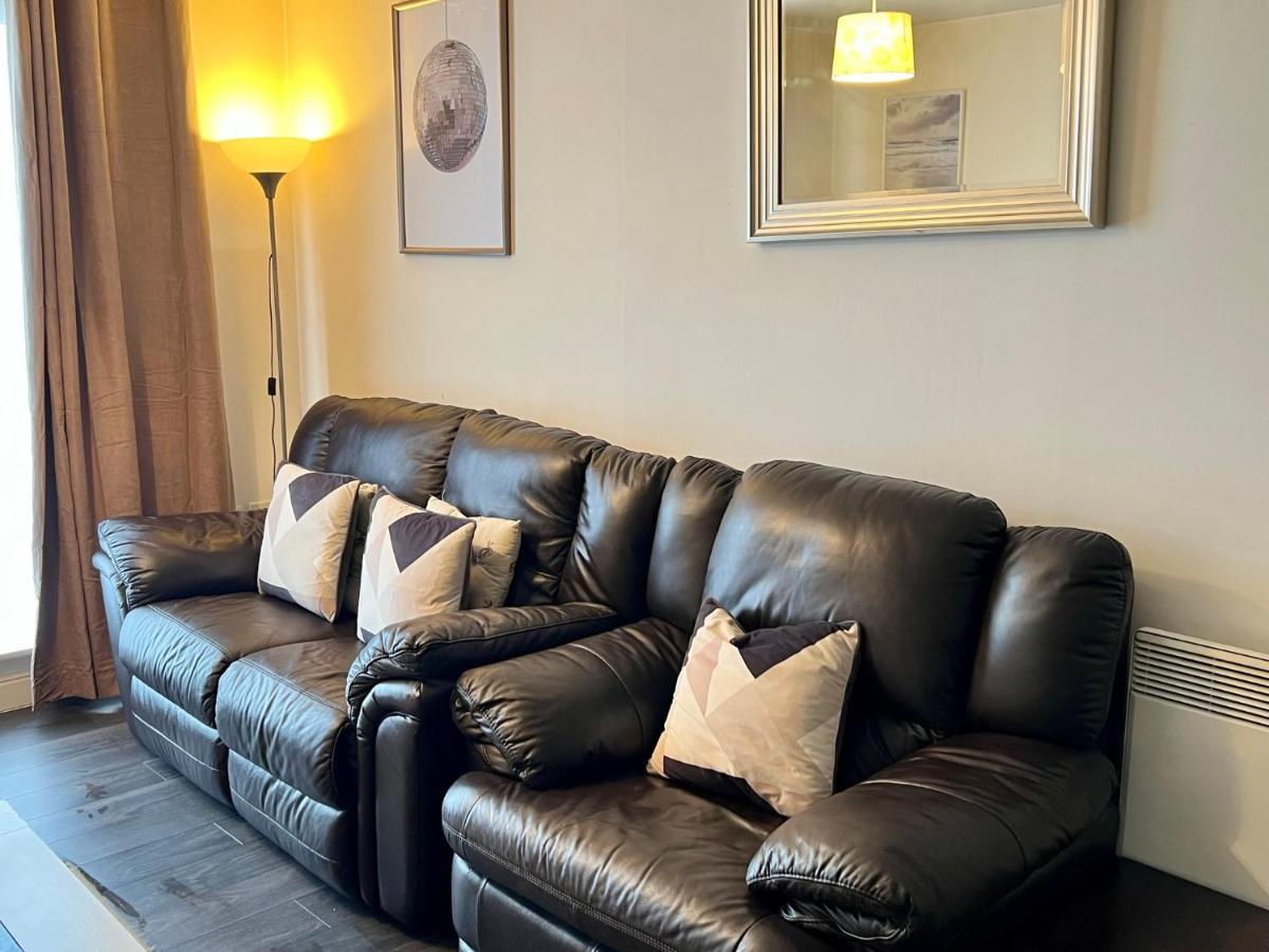 Radiant2 Bedroom Apartment In The Heart Of Harlow Town Exteriör bild