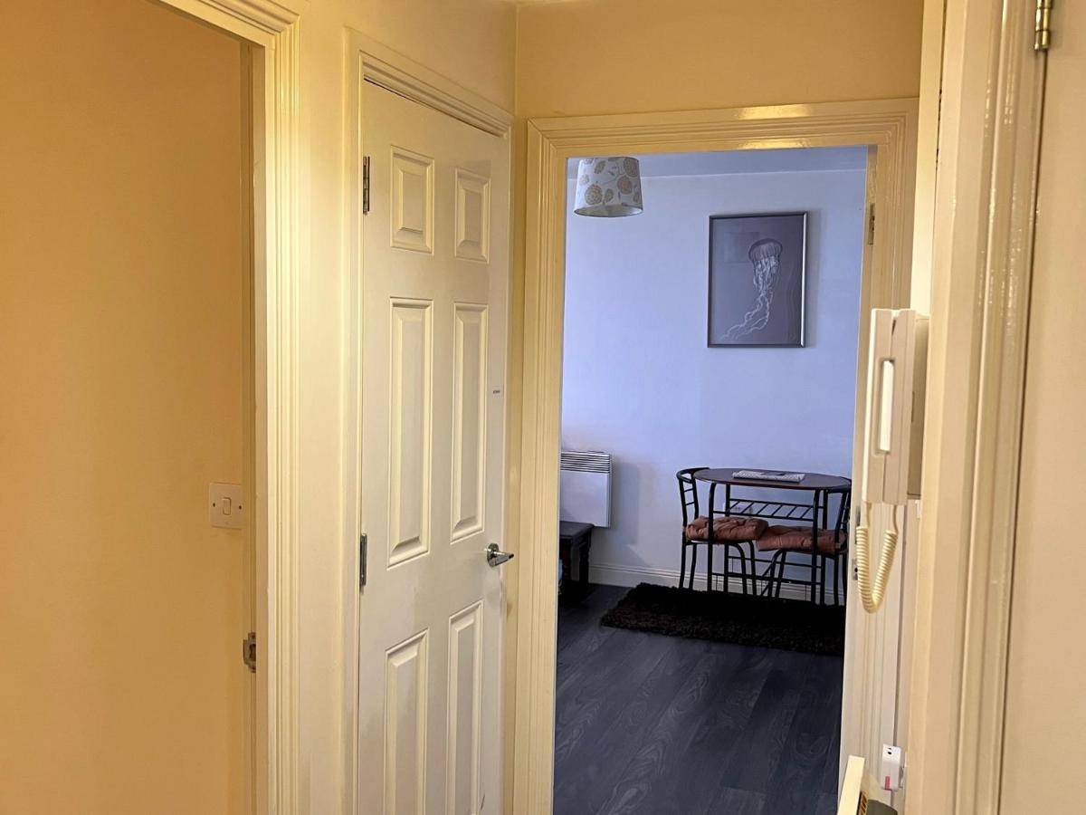Radiant2 Bedroom Apartment In The Heart Of Harlow Town Exteriör bild